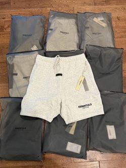 ESSENTIALS SHORTS