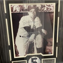 Joe DiMaggio Autograph 16x20 Framed Photo 