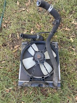 96-2000 Honda Civic Radiator & Fan