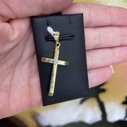 14k CROSS CHARM 