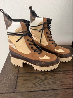 Woman boots