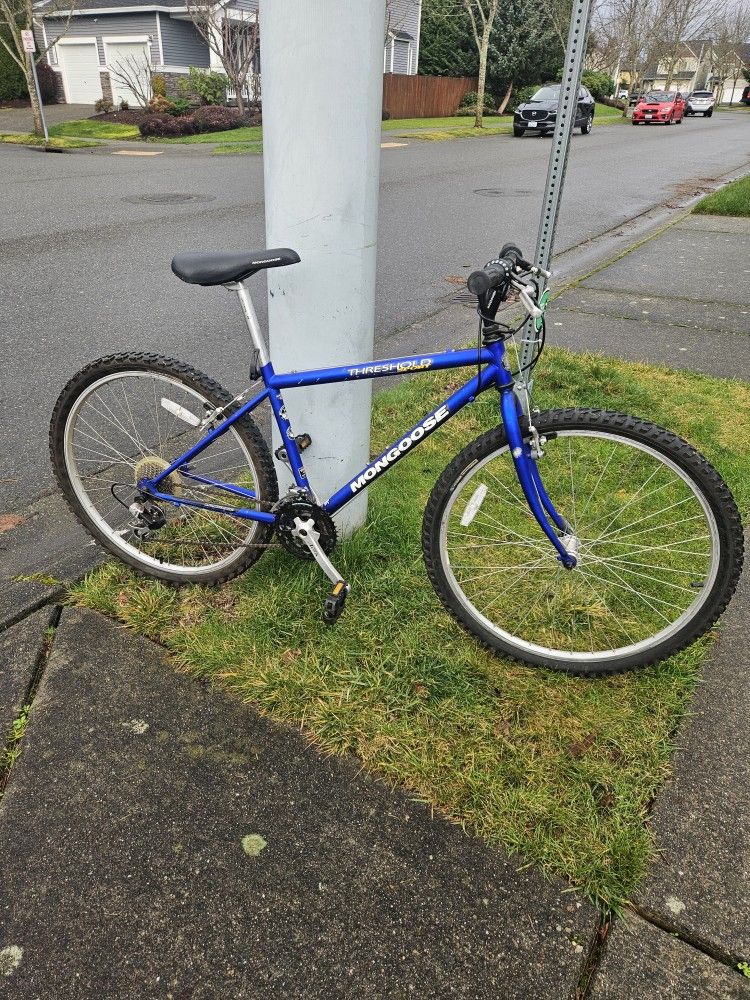 Bike Mongoose Threshold 26", Speed 21, Very Good Condition