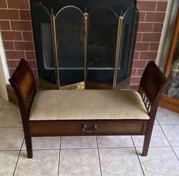 Entryway / Bedroom Bench from Pottery Barn, with storage when seat lifts up for organizations