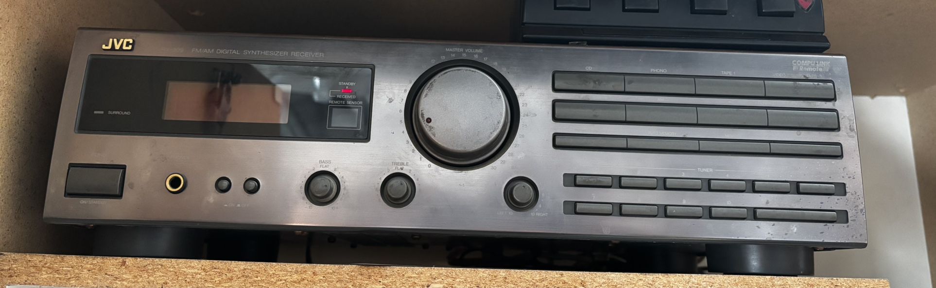 JVC SURROUND SYSTEM RECEIVER WITH SUBWOOFER & 4 SPEAKERS