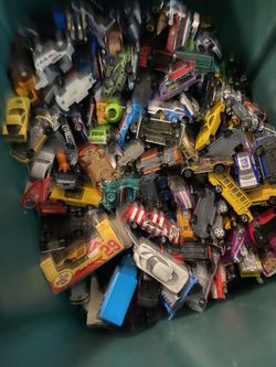 600 Hotwheels Cars $1 Each Or $480 For All 