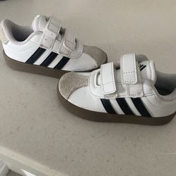 Adidas kids Size 8