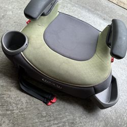Graco Booster Seat With Cup holders In Great Shape! 