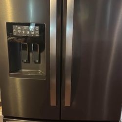 Refrigerator 