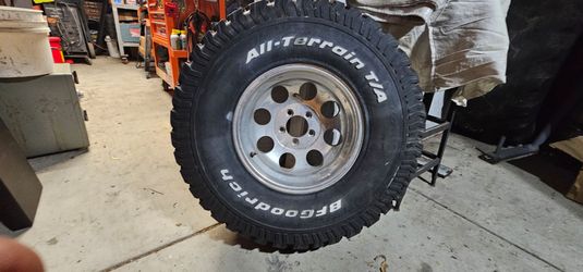 Offroad wheels and a tire