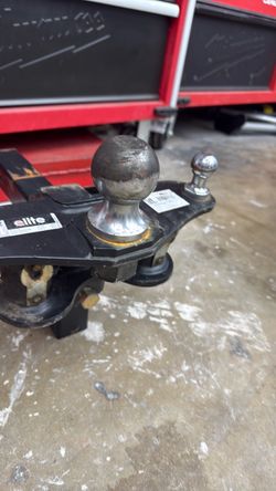 Adjustable trailer hitch with 2 5/16" ball rated for 12,000 lbs