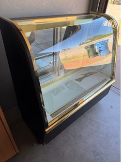 Refrigerator display