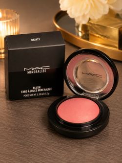 Mac Blush Shade: Dainty