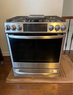 GE Profile 30" Slide-In Gas Range