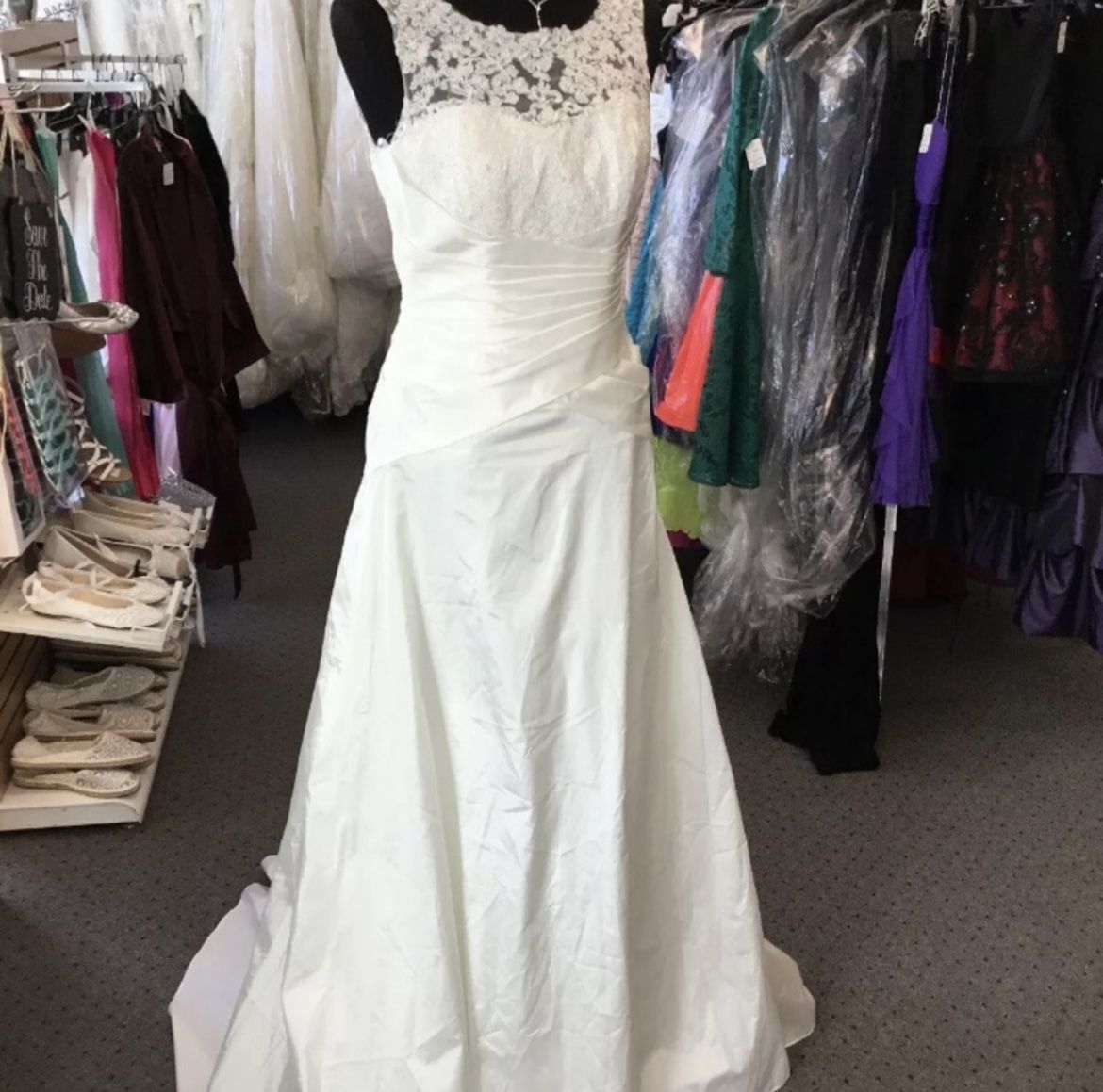 Wedding Dress (Ivory) David’s Bridal Illusion Lace and Taffeta size 10