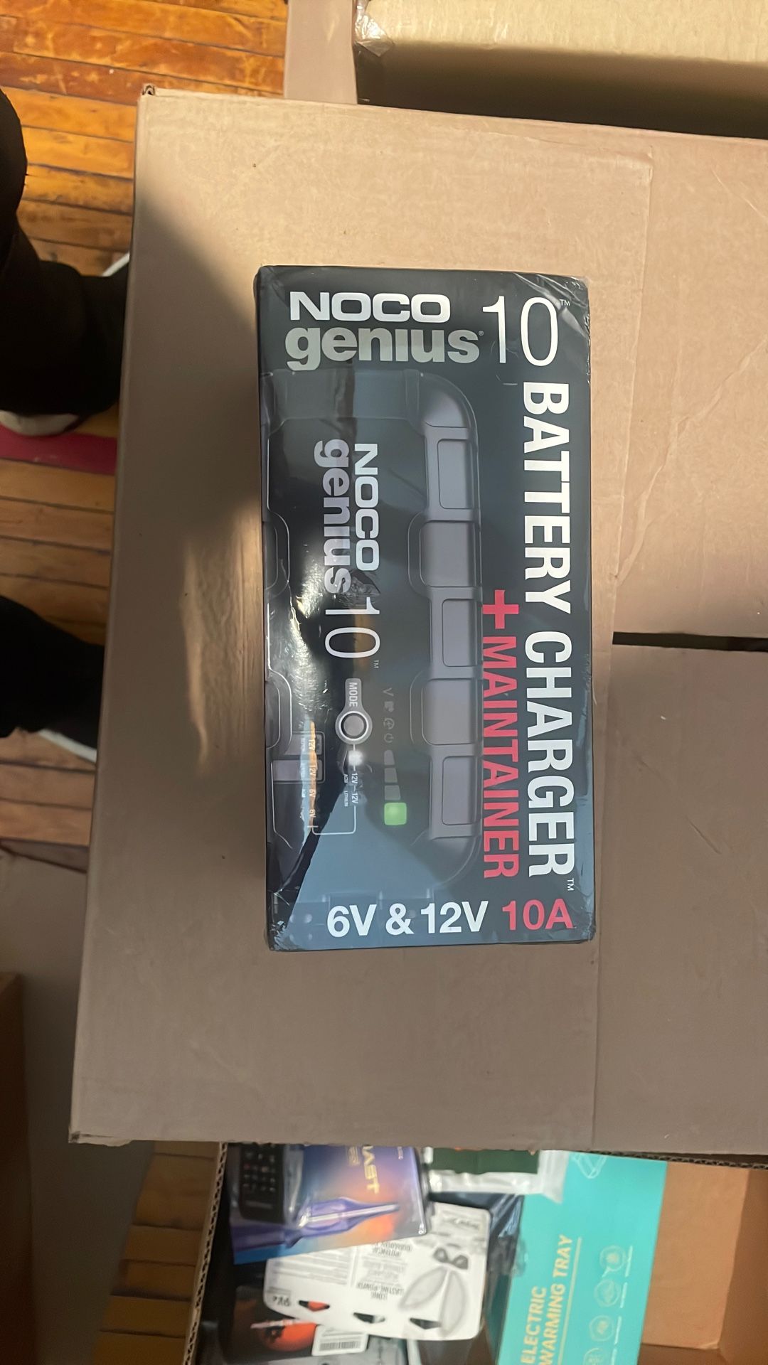 NOCO Genius10. 10A 6v/12v Smart Battery