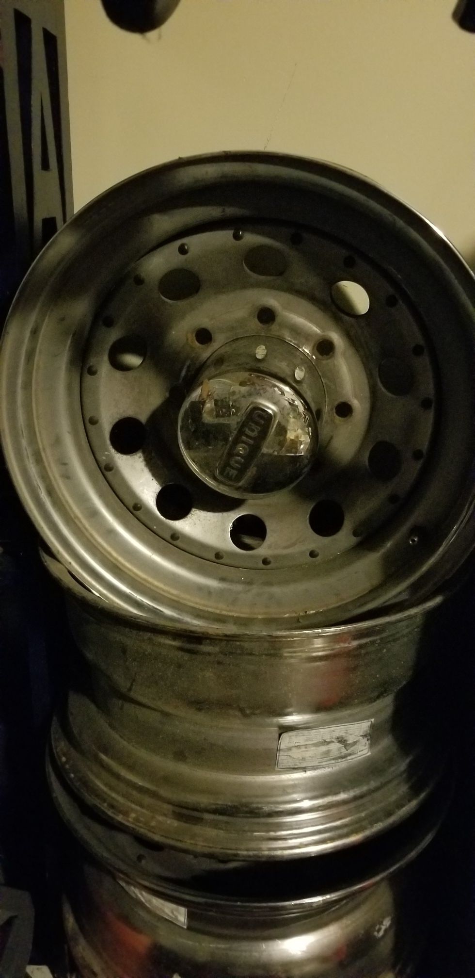 Rim 8 hole 16" with caps