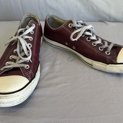 Converse Shoes Style 144668C Size 10.5 Mens Oxheart (burgundy)