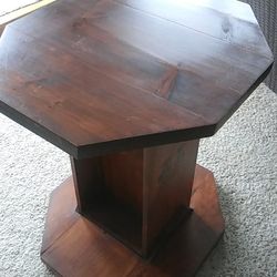 Table. Hexagon  Wood. 26 x 24.