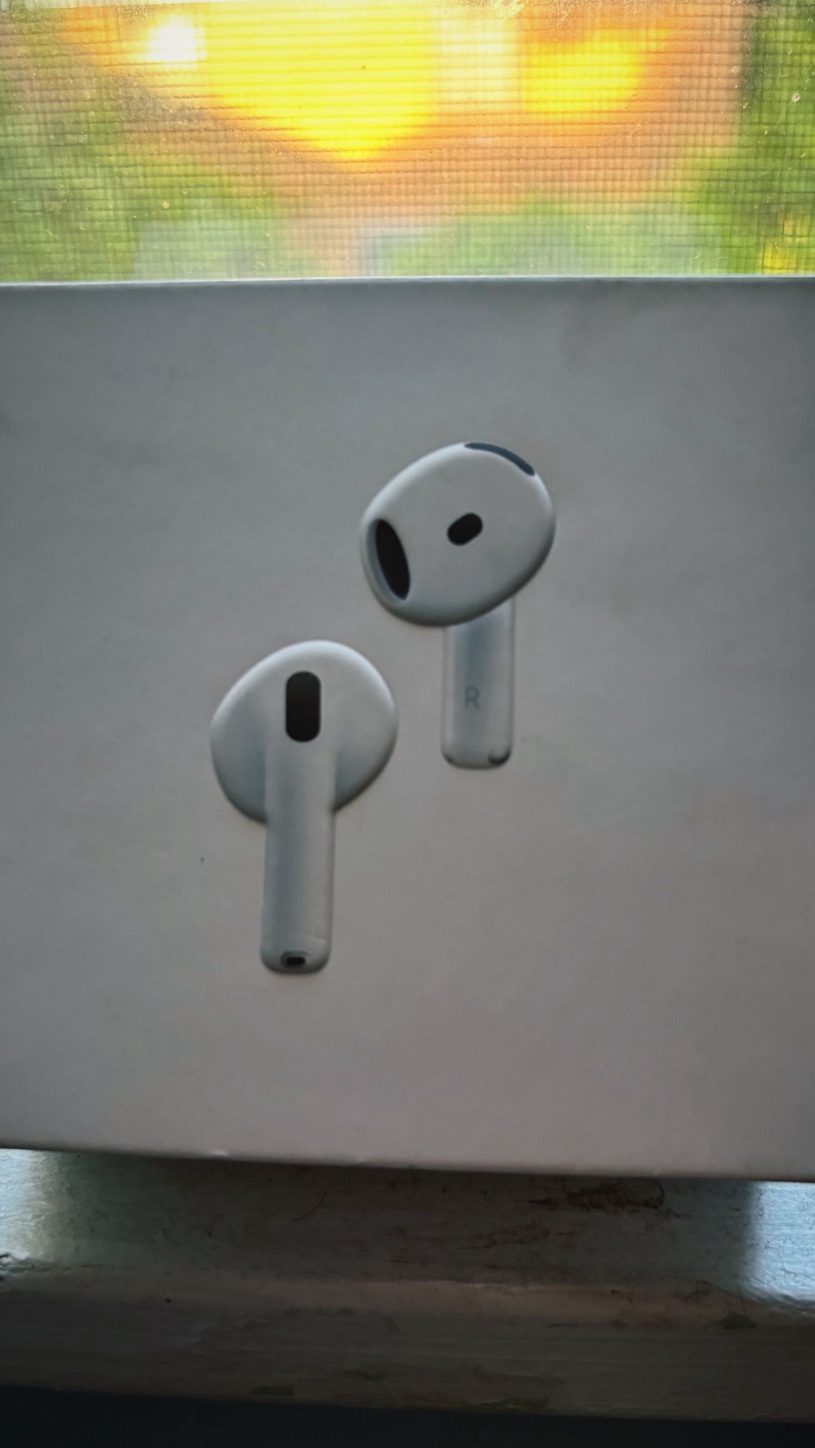 Apple AirPod 4s active noise cancellation