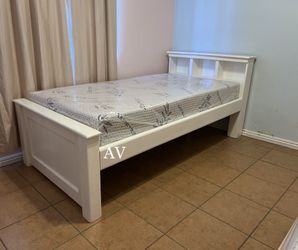 White Twin Bed And Memory Foam Mattress 