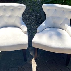 Set Of Two Chairs In Excellent Condition