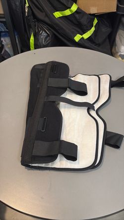 Unisex knee immobilizer