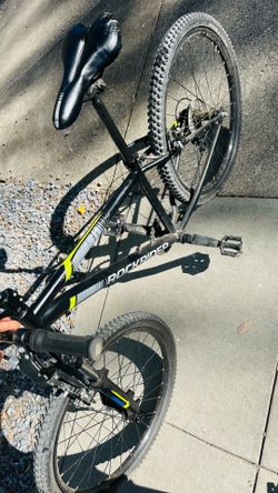 Rockrider ST 500 Kids Mountain Bike – Excellent Condition – $150 OBO