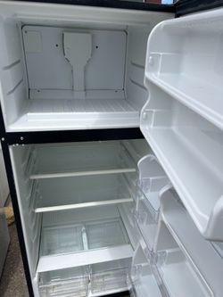 AMANA STAINLESS STEEL 28INCH TOP FREEZER REFRIGERATOR