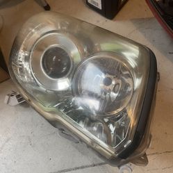 06-09 Toyota 4 Runner Passenger Side Headlight