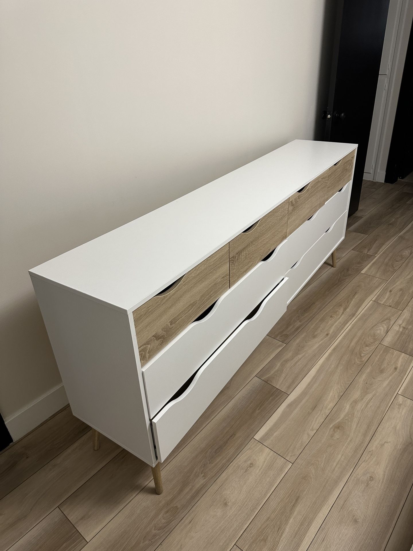 Long Dresser