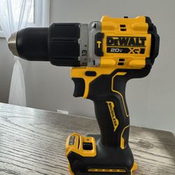 NEW DEWALT 20V XR HAMMER DRILL TOOL ONLY