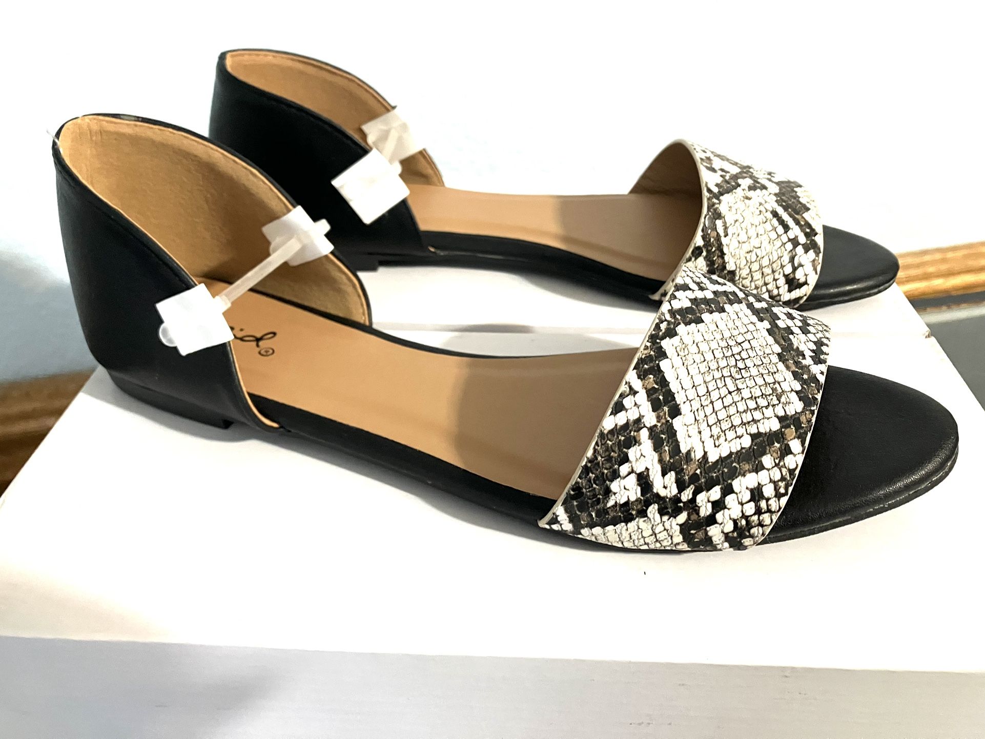 Ladies Flat Open Shoes