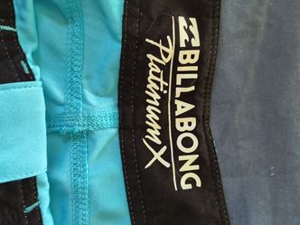 BILLABON SHORTS size 34