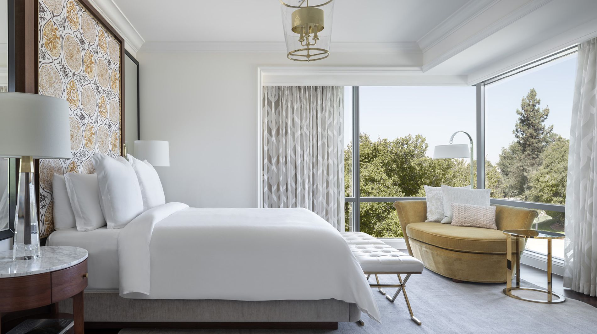 Four Seasons King 2 Flat Sheets 2 King Pillow cases