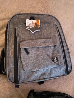 Expandable backpack pet carrier