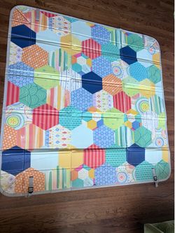 Foldable foam playmat