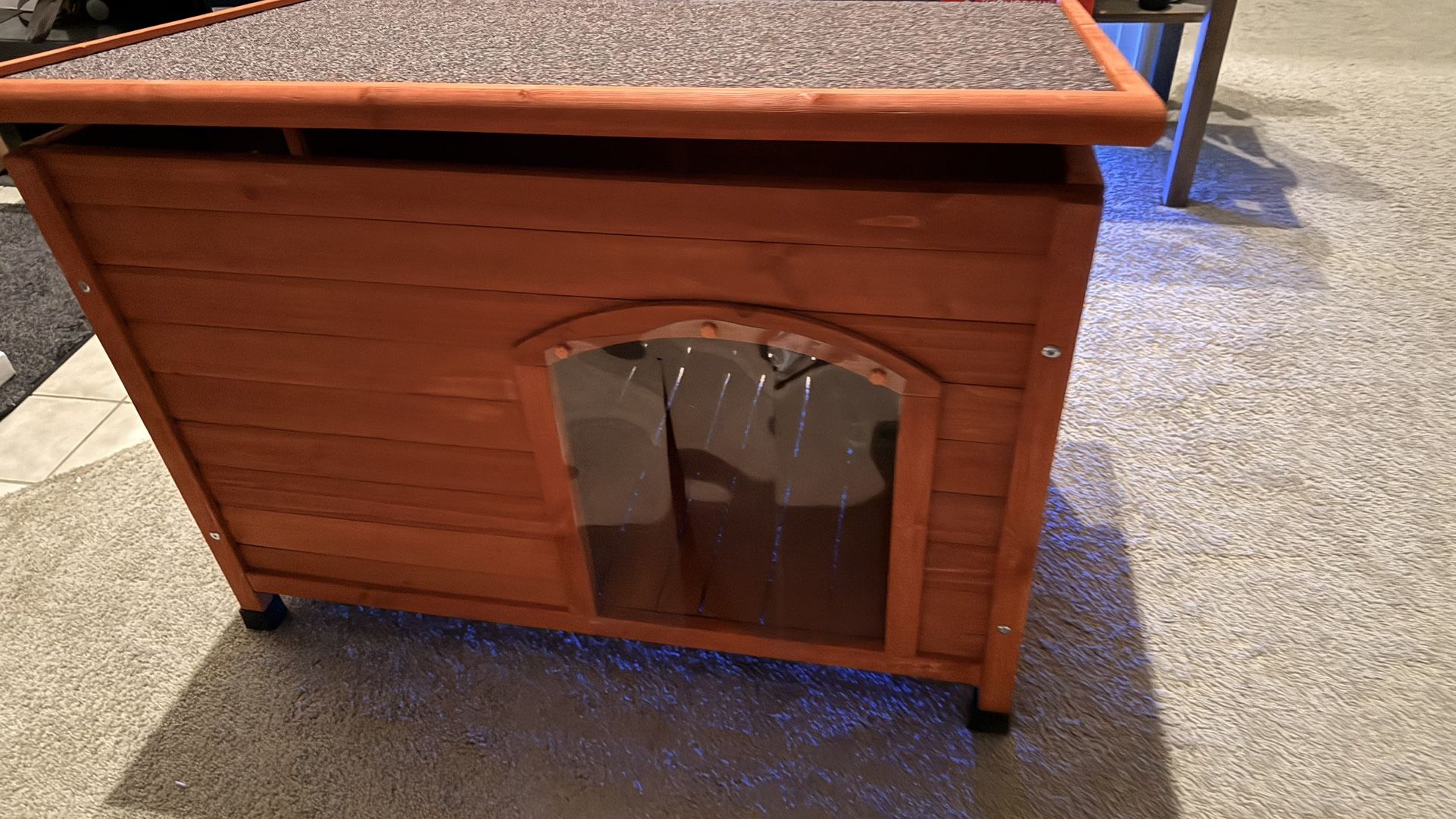Brand New Dog House 1027 X 650 X 700 mm