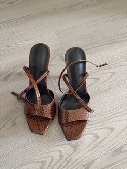 Woman shoes