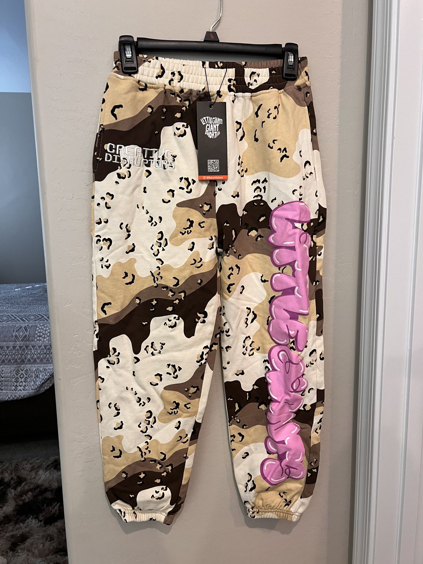 NWT Little Giants Sweat Pants Camouflage size 9/10 Girls