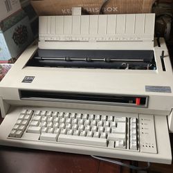 FINAL SALE!! Typewriter IBM Wheelwriter 6 In Perfect Condition 