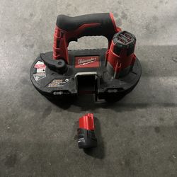 Milwaukee M12 Cordless Sub-Compact Band Saw With Battery 