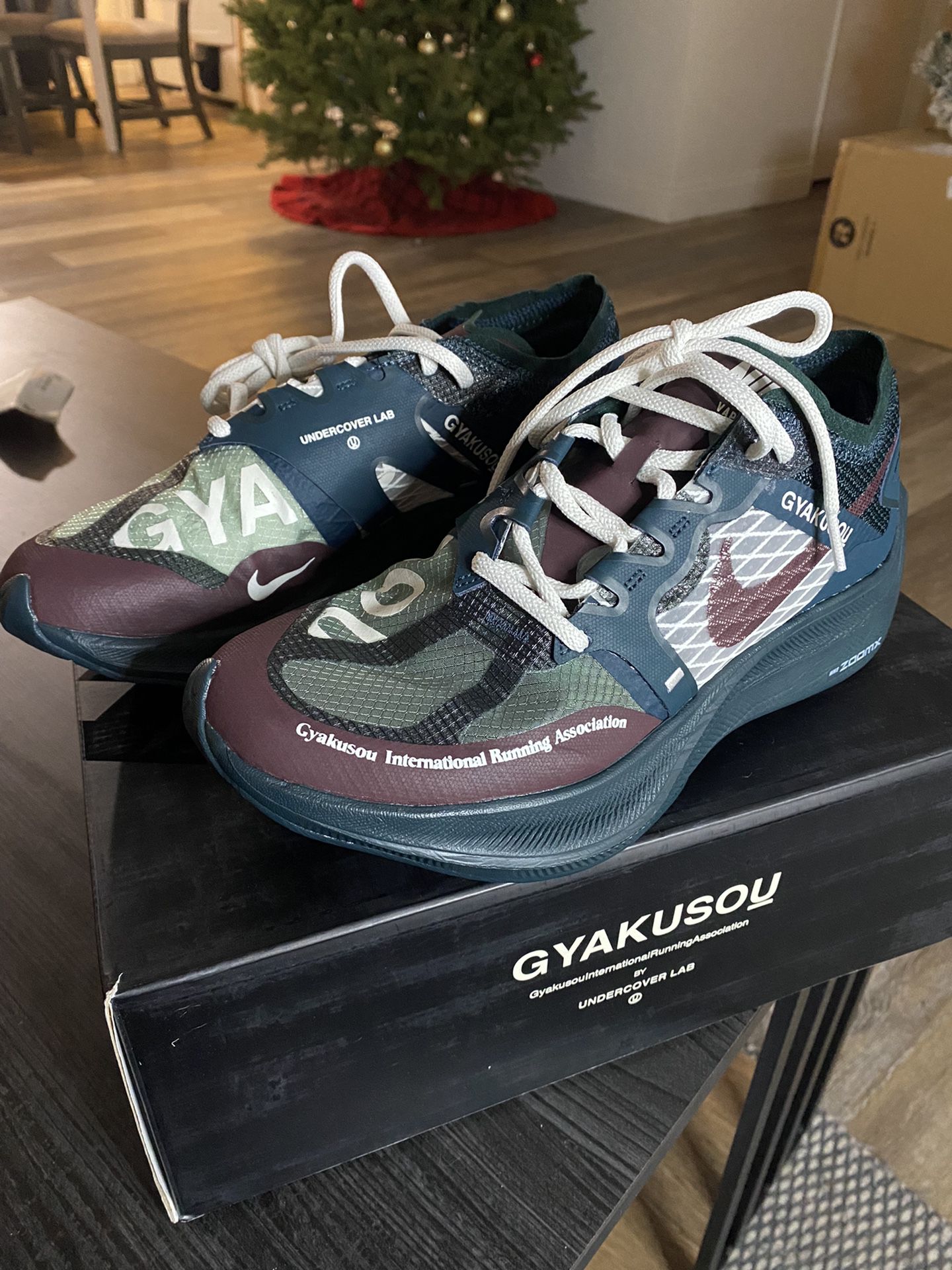 Gyakusou Midnight Running Shoe Men's 8.5 for Sale in Los Angeles, CA - OfferUp