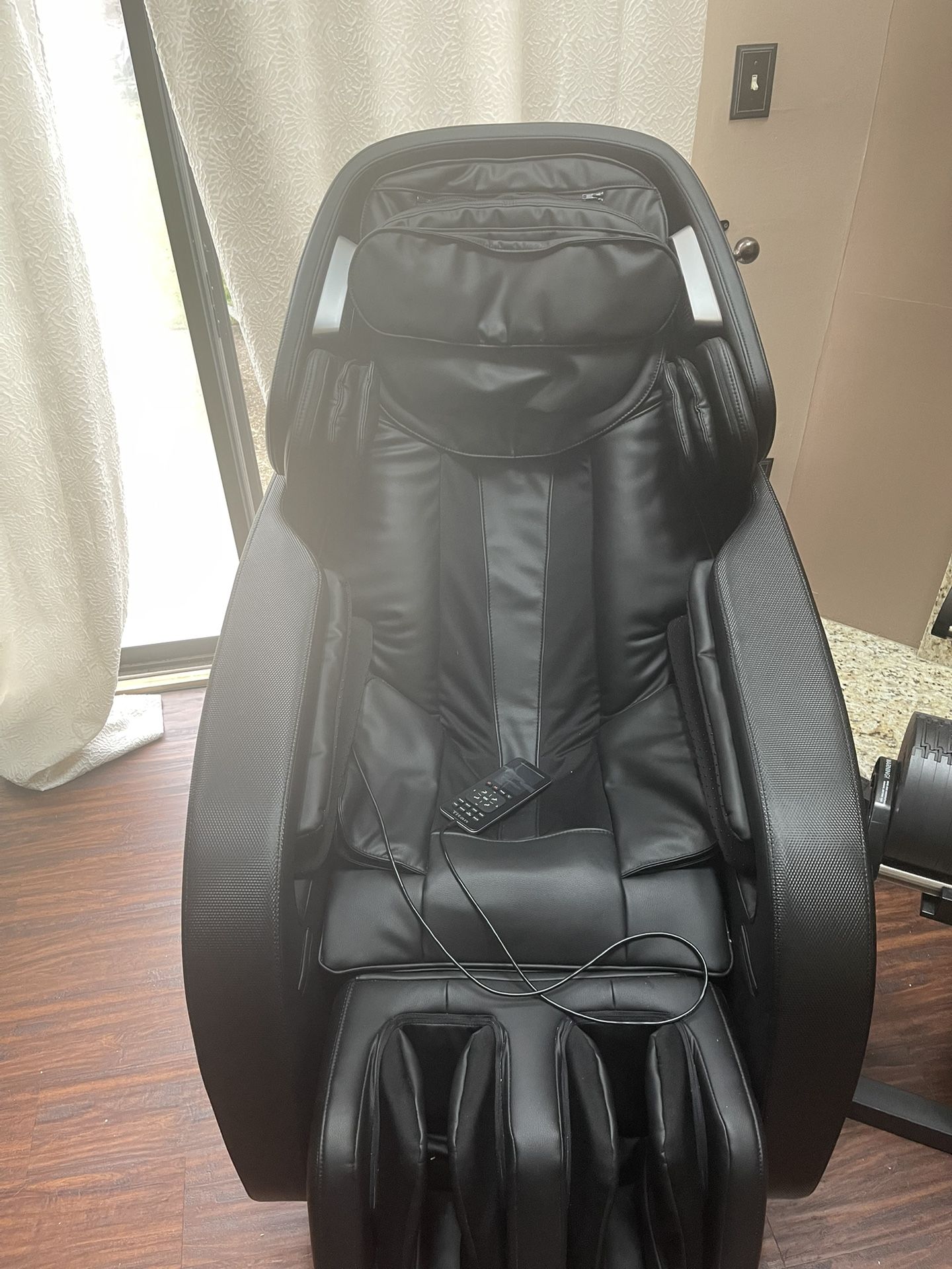  Osaki Pro Jupiter XL Massage Chair – $4,000 New – Works w/ Broken Remote (Replacement $180)