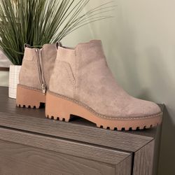 Tan suede Boots Size 6.5
