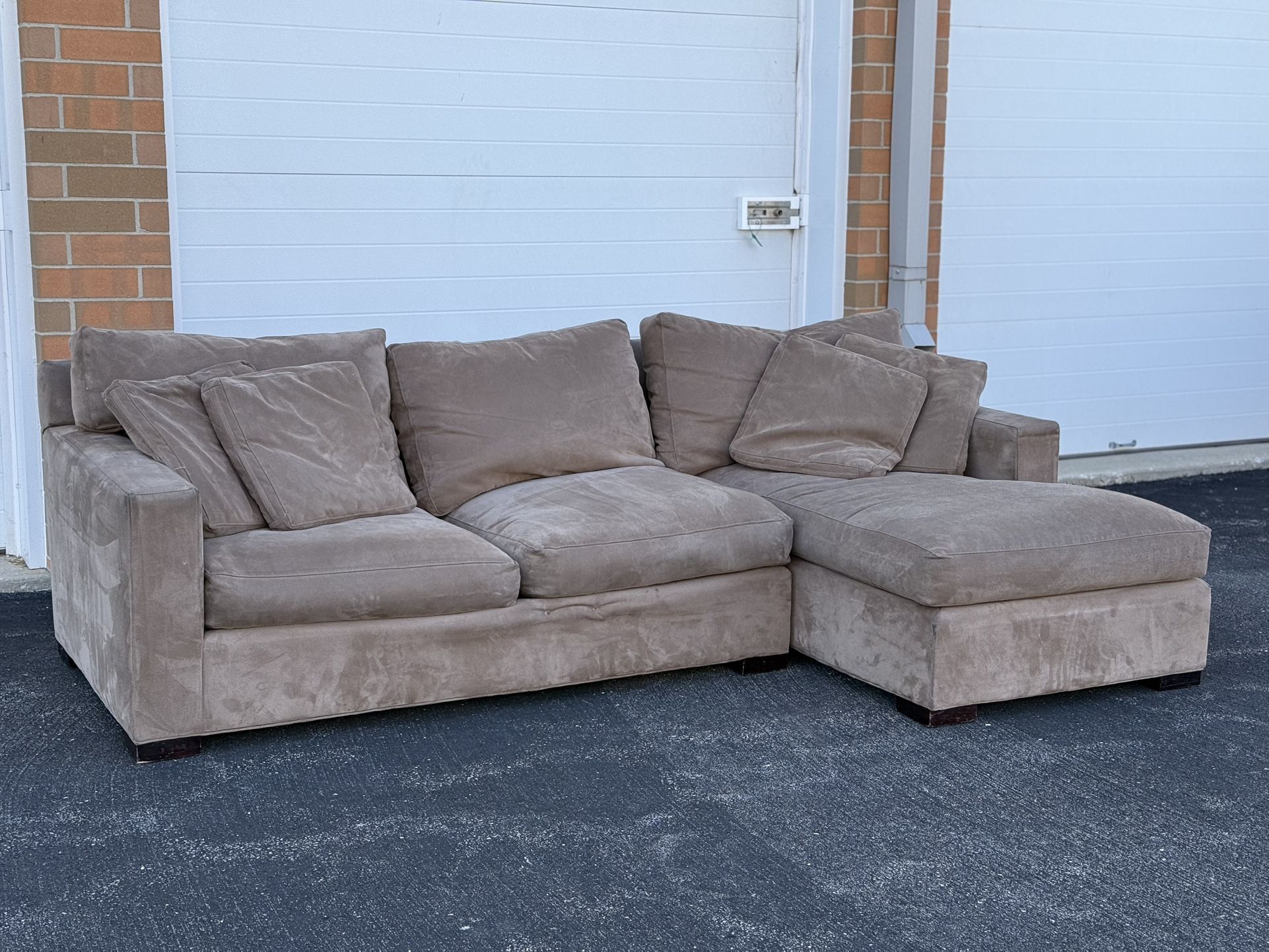 Crate & Barrel Two Piece Sectional Couch! β Free Curbside Delivery