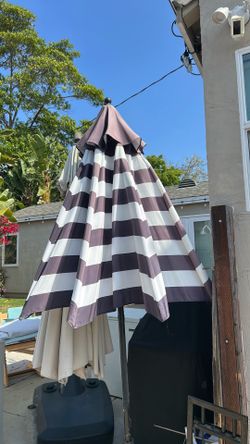 ☀️🌴 Striped Patio Umbrella with Base – Outdoor Ready!