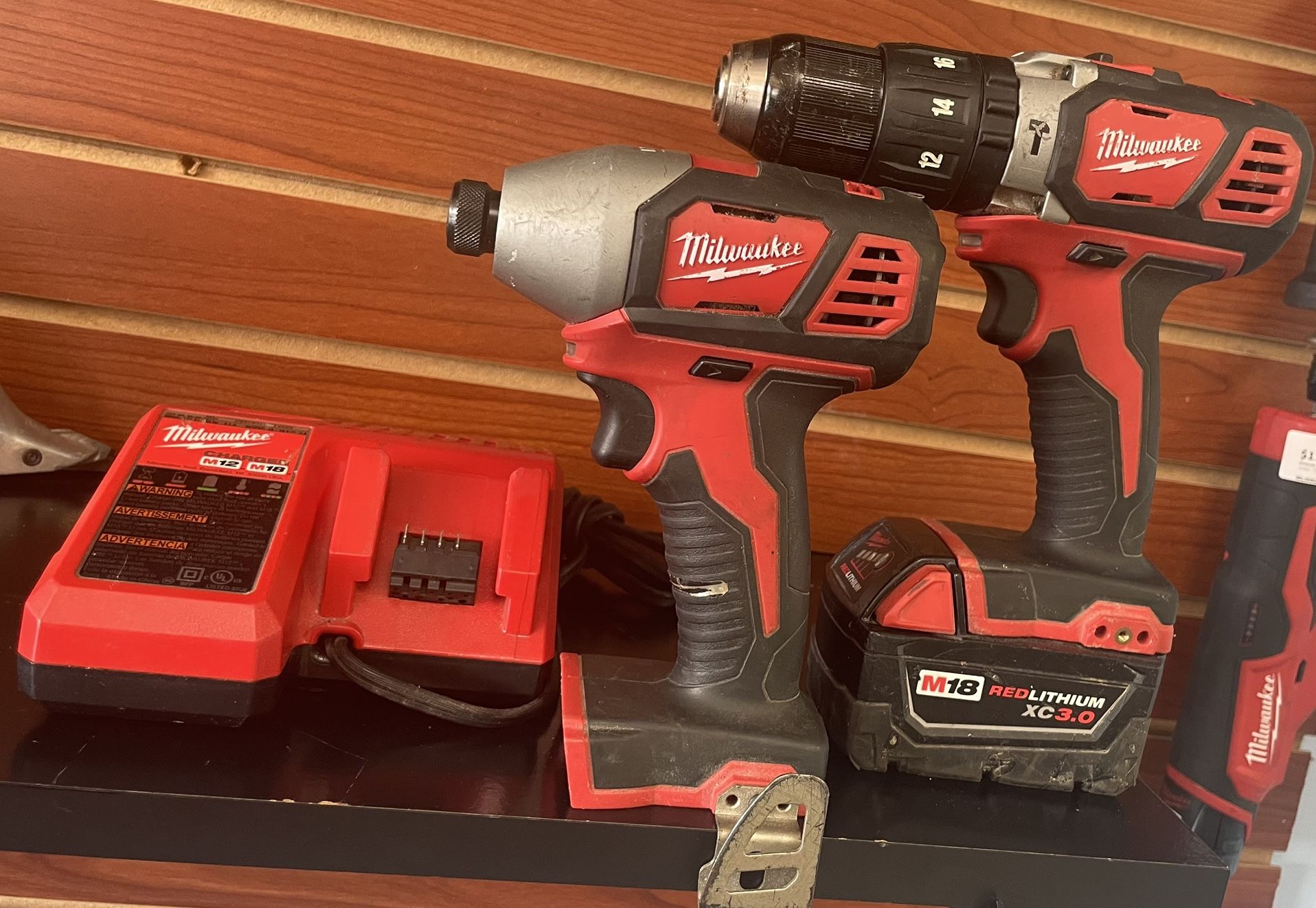 Milwaukee M18 2607-20 1/2” Hammer Drill & 2656-20 1/4” Hex Impact Driver W/ 3.0 Battery & Charger