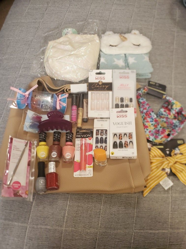 New Makeup,accessories, Bags And Mini Perfume