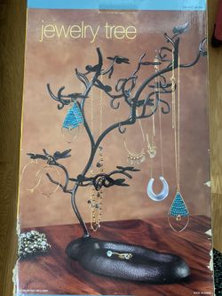 Jewelry tree (brand new)