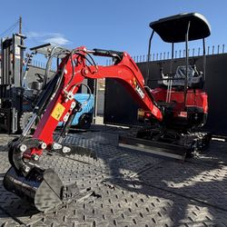 25 HP Diesel Mini Excavator – Hydraulic Thumb & Pilot Controls